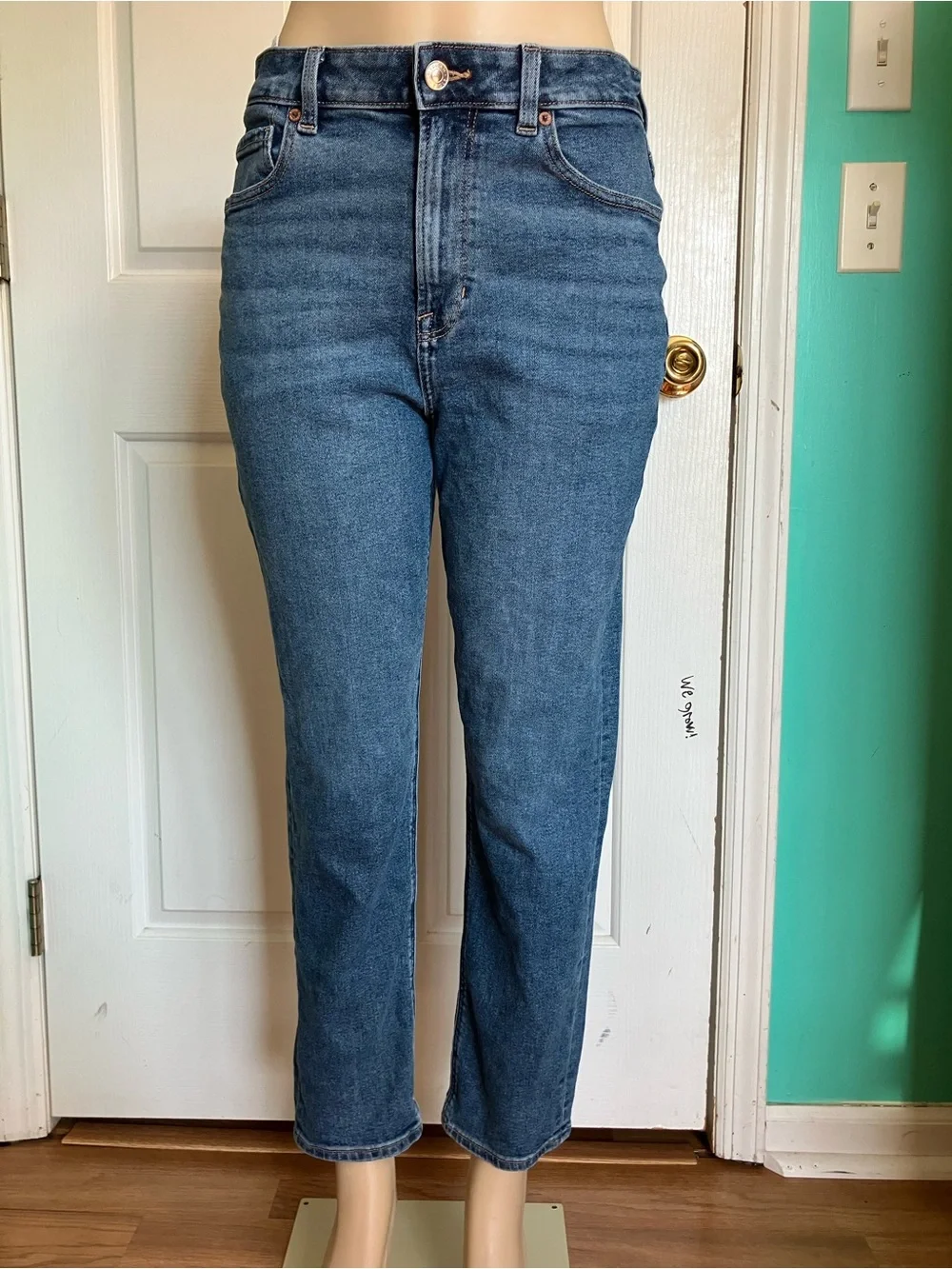 American Eagle Outfitters Mid-Rise Straight Leg Denim Jeans - Medium Blue